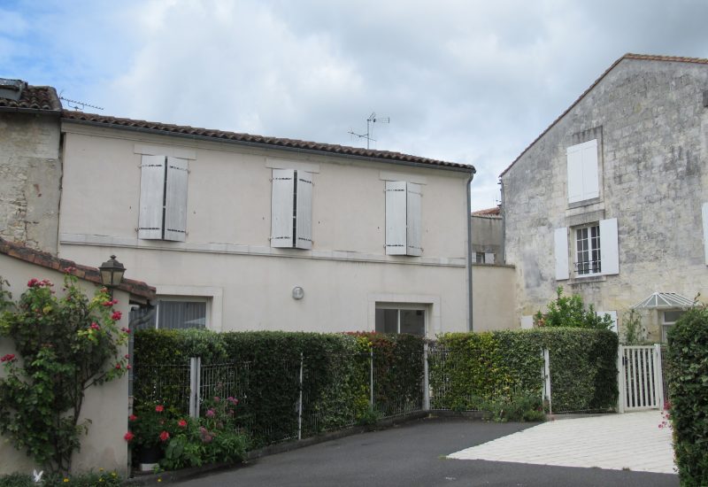 1791359980781_RP vue sur maiosn résidence.jpg